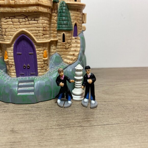 Harry Potter Hogwarts Castle Playset with Mini Figures 2001 Forbidden Corridor - Picture 5 of 7